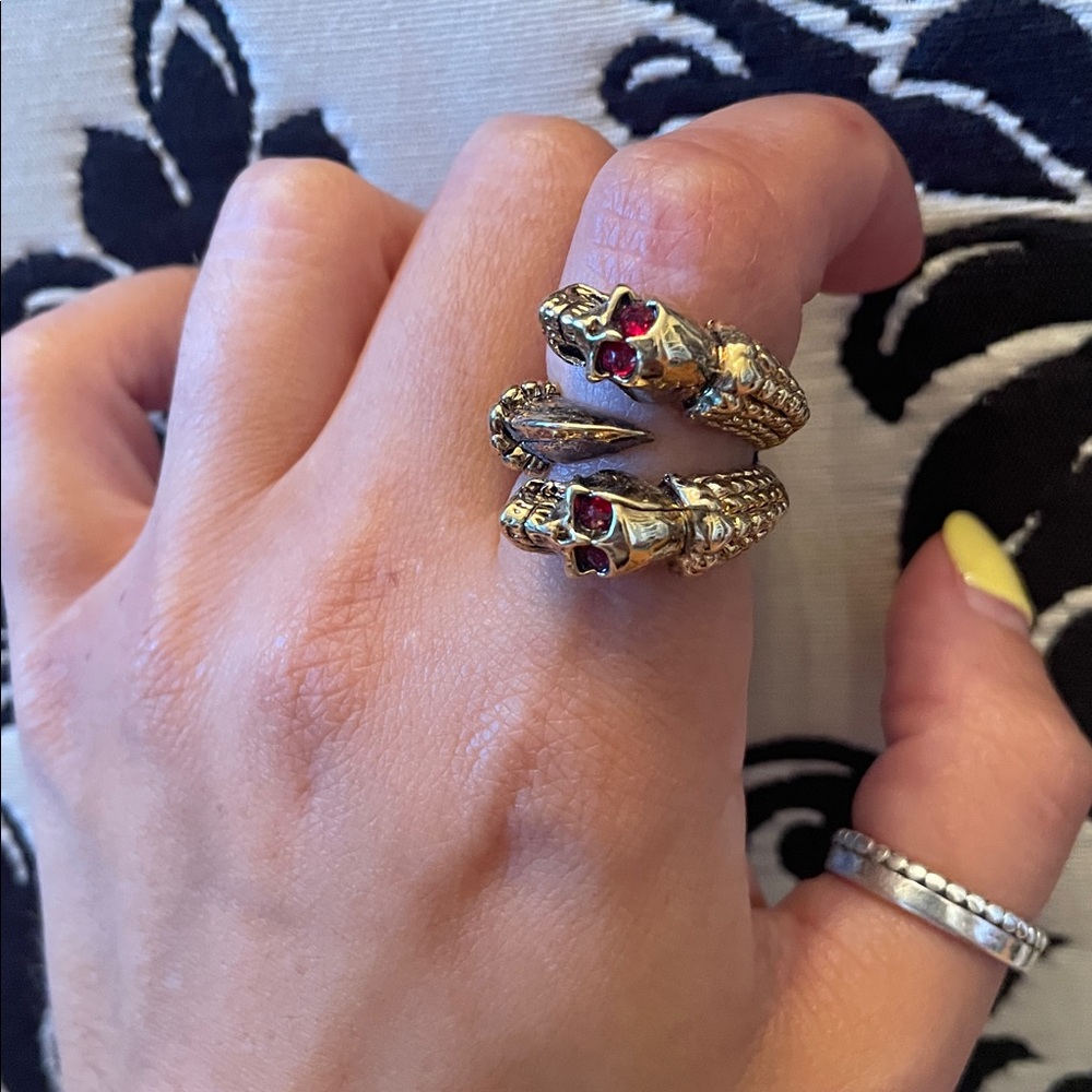 3 for $15 💖 - SKULL HEAD CLAW RING